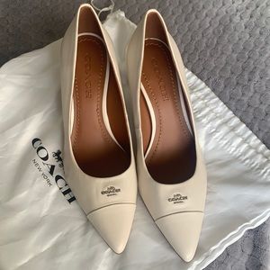 Coach Patrice Pump in Ivory sz 9